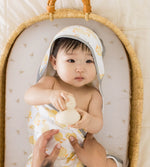 Load image into Gallery viewer, Golden Bee Organic Cotton BEESNUG® Fitted Bassinet Sheet 2 Pack