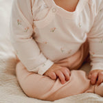 Load image into Gallery viewer, Product Image 3 of Ditsy Floret 3 Piece Bodysuit &amp; Pant Set
